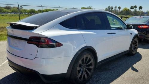 2022 Tesla Model X 7SAXCBE61NF331891
