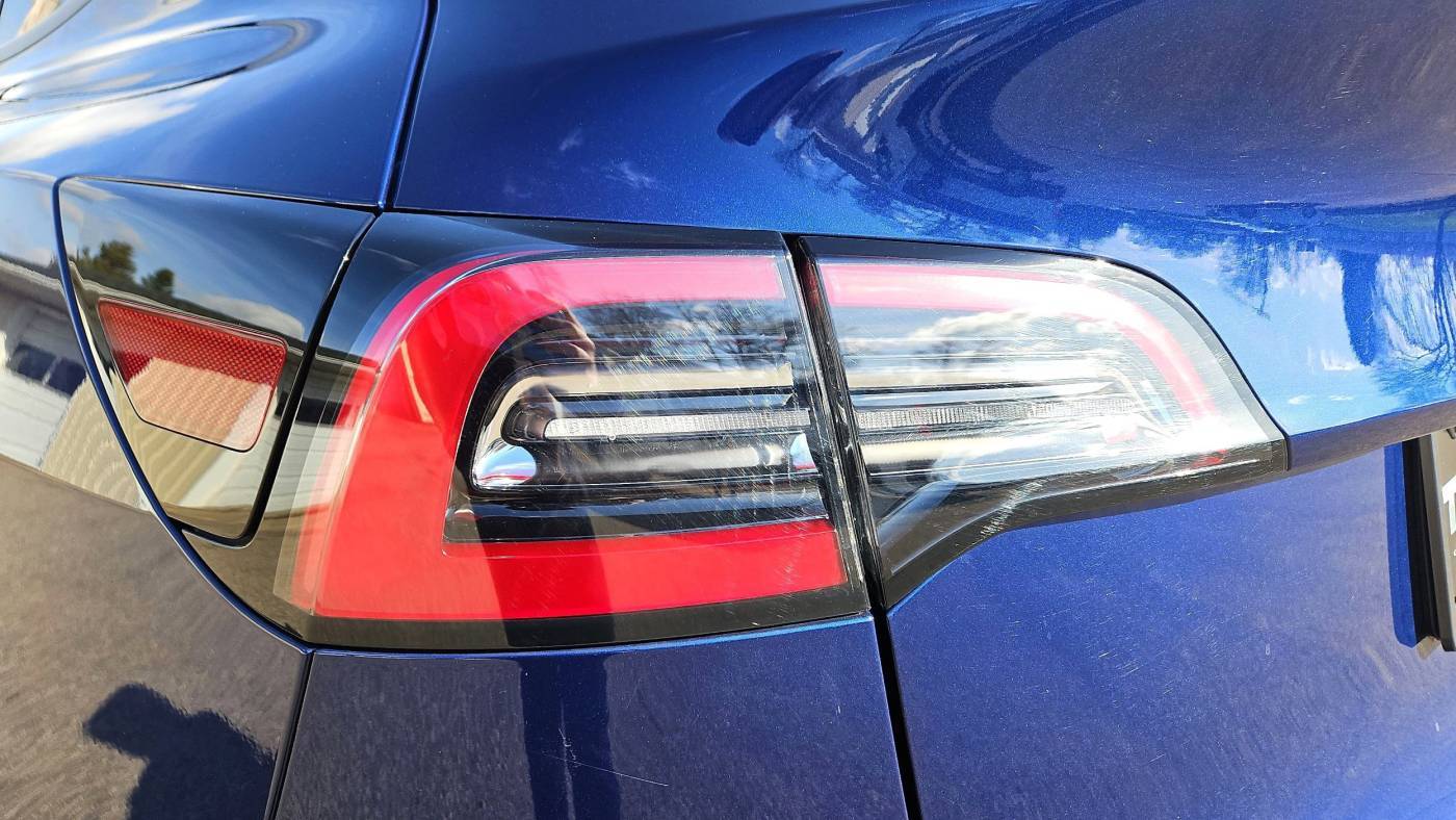 2023 Tesla Model Y 7SAYGDEE9PA115010