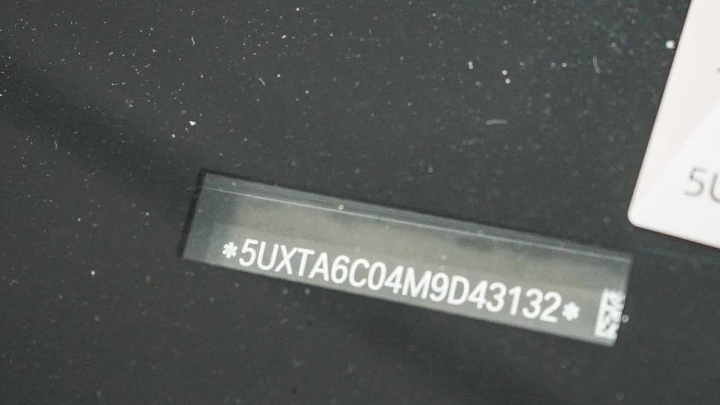 2021 BMW X5 5UXTA6C04M9D43132