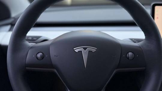 2023 Tesla Model Y 7SAYGDEE4PF841280