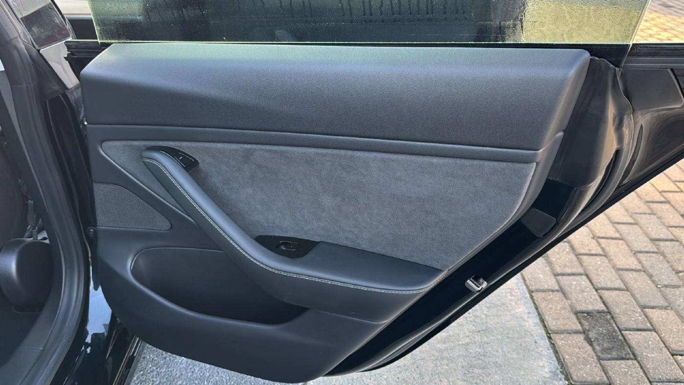 2018 Tesla Model 3 5YJ3E1EB2JF186853
