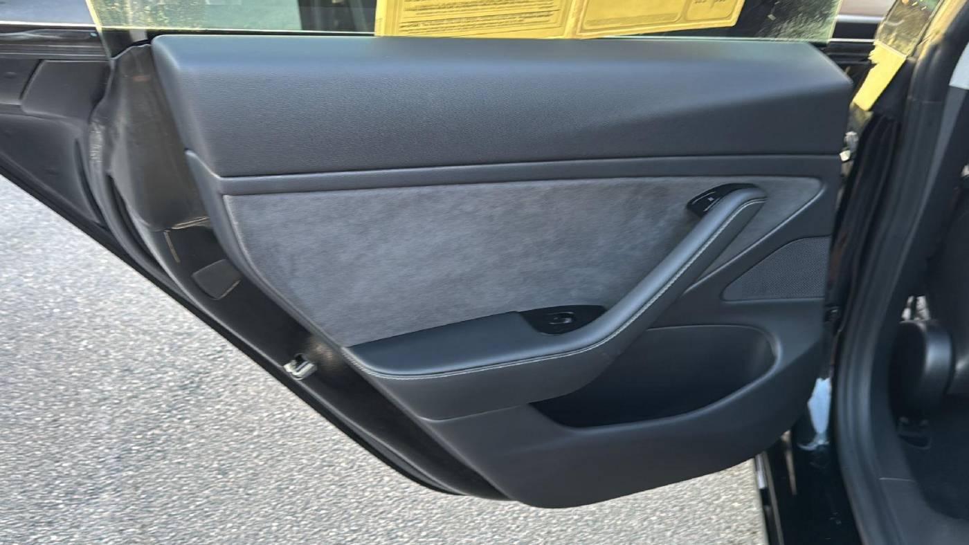 2018 Tesla Model 3 5YJ3E1EB2JF186853