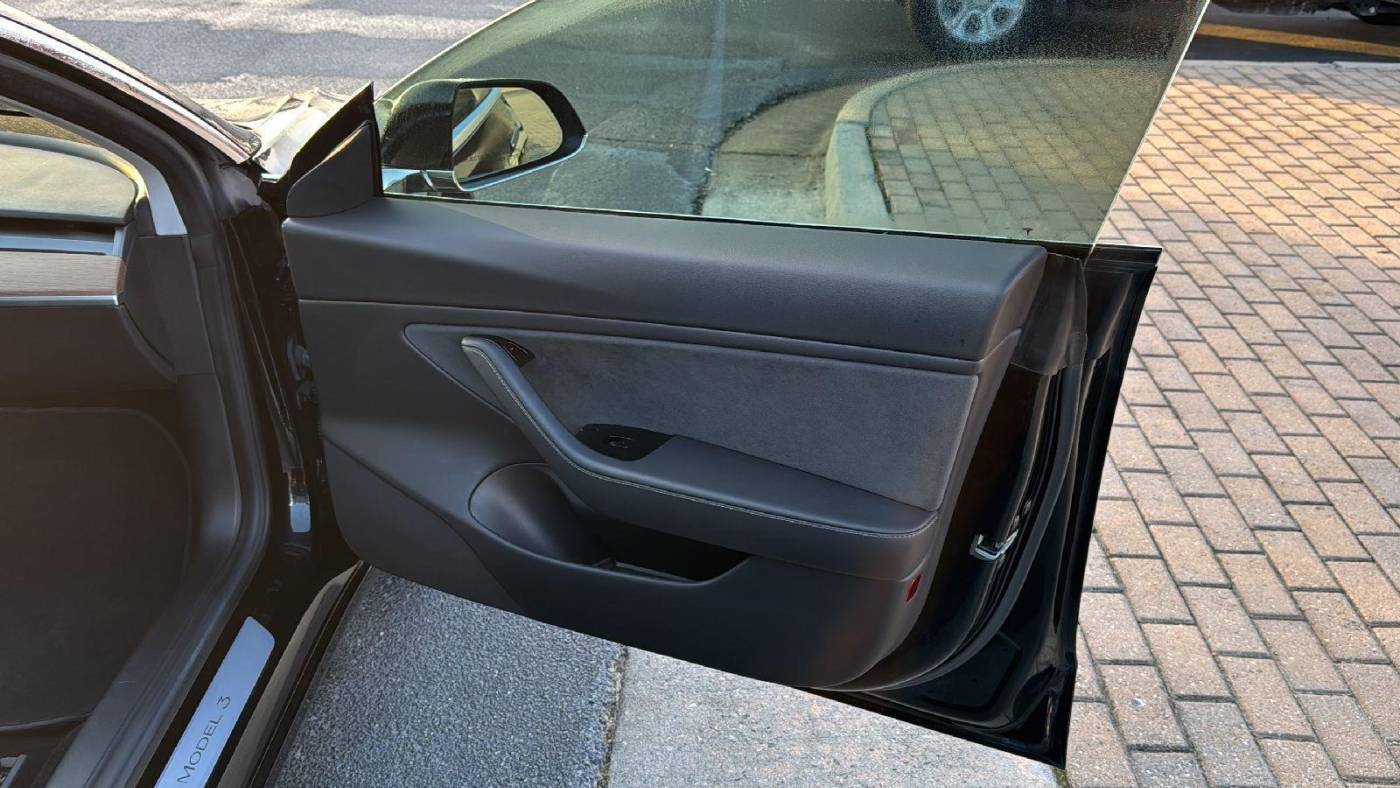 2018 Tesla Model 3 5YJ3E1EB2JF186853