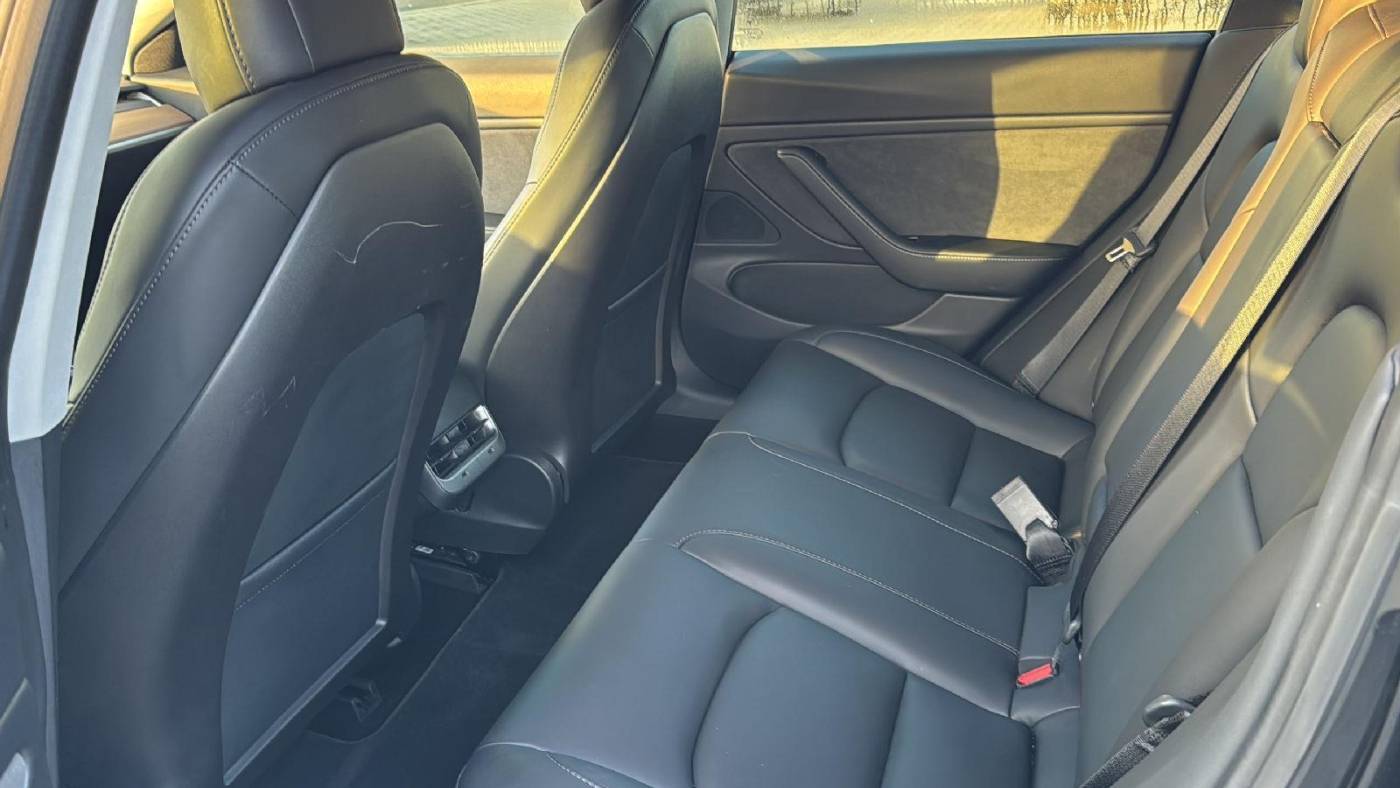 2018 Tesla Model 3 5YJ3E1EB2JF186853