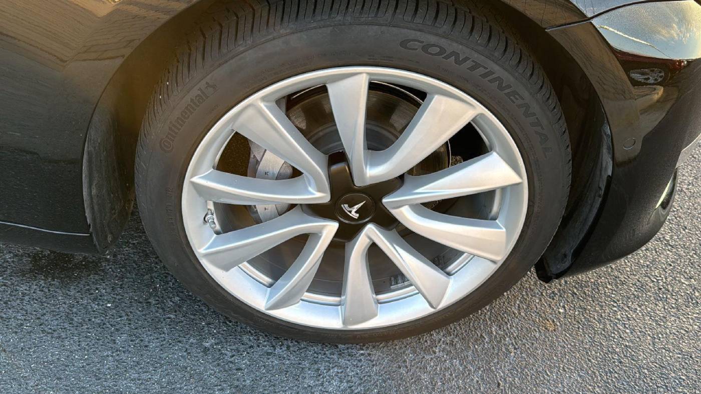 2018 Tesla Model 3 5YJ3E1EB2JF186853