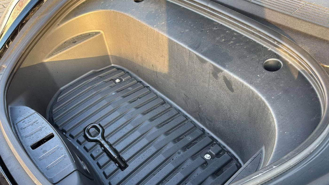 2018 Tesla Model 3 5YJ3E1EB2JF186853
