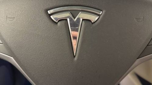 2018 Tesla Model X 5YJXCBE23JF123077