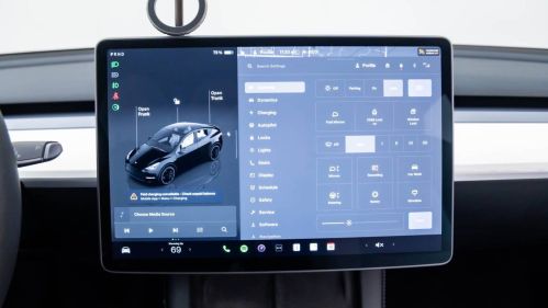 2024 Tesla Model Y 7SAYGDEF0RA275109