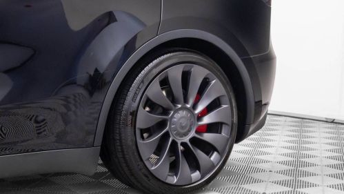2024 Tesla Model Y 7SAYGDEF0RA275109