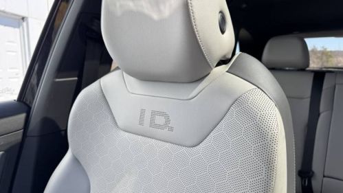 2021 Volkswagen ID.4 WVGTMPE25MP032715