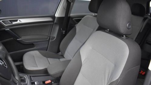 2016 Volkswagen e-Golf WVWKP7AU8GW915054