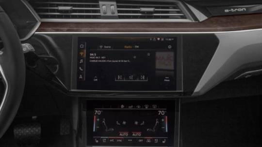 2019 Audi e-tron WA1VAAGE6KB021544
