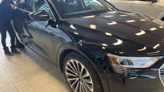 2019 Audi e-tron WA1VAAGE6KB021544