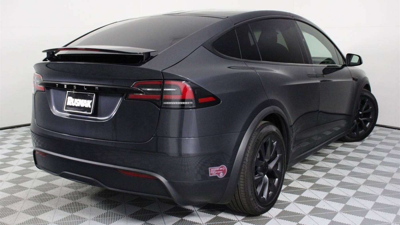 2024 Tesla Model X 7SAXCDE50RF445325