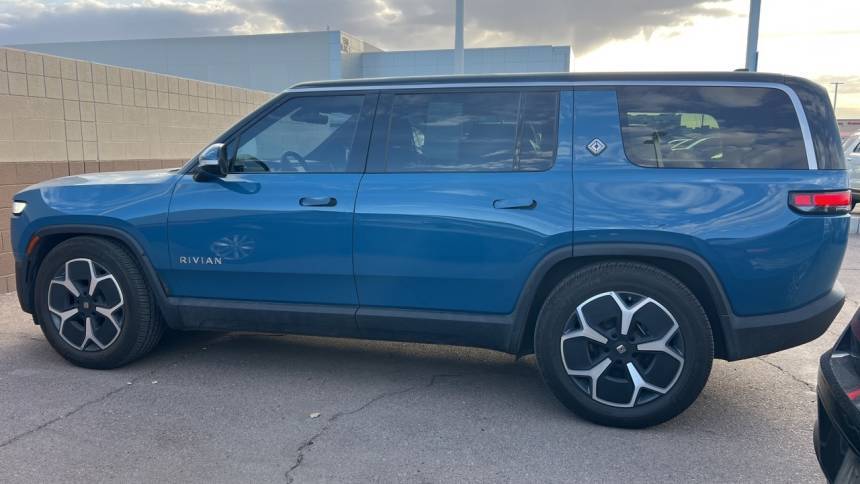 2023 Rivian R1S - Images - 2