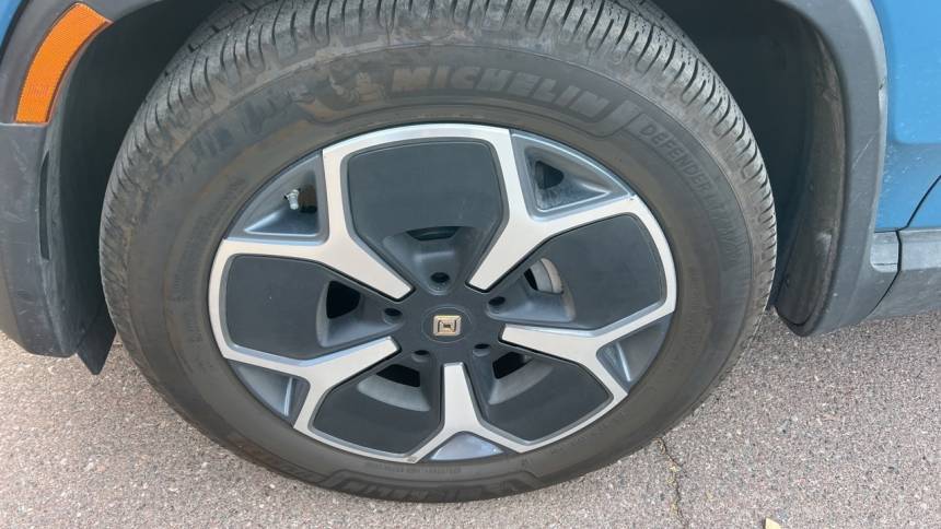 2023 Rivian R1S - Images - 11