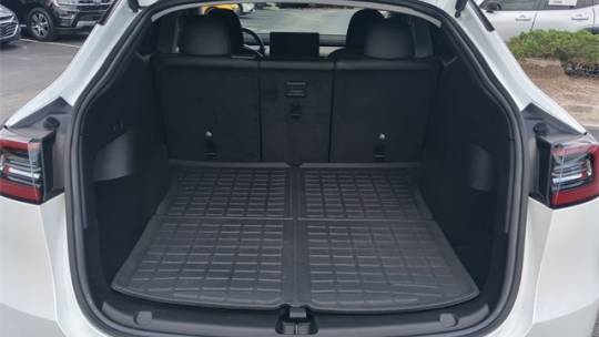 2022 Tesla Model Y 7SAYGDEE2NF454384