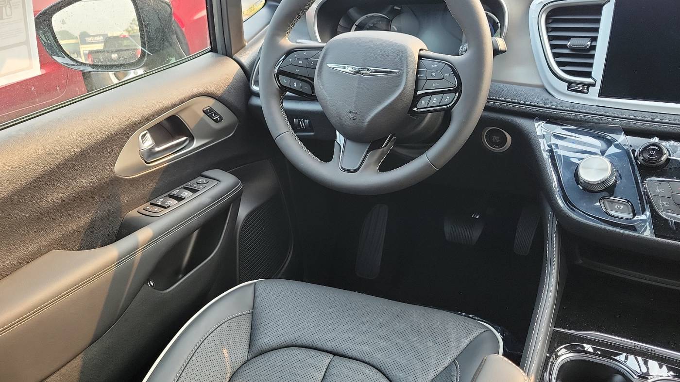 2023 Chrysler Pacifica 2C4RC1S77PR569894