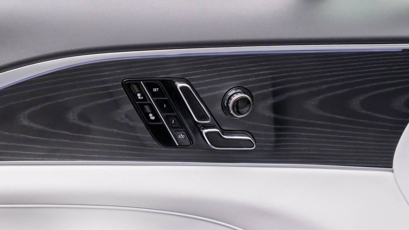 2025 Cadillac Lyriq 1GYKPURLXSZ311064