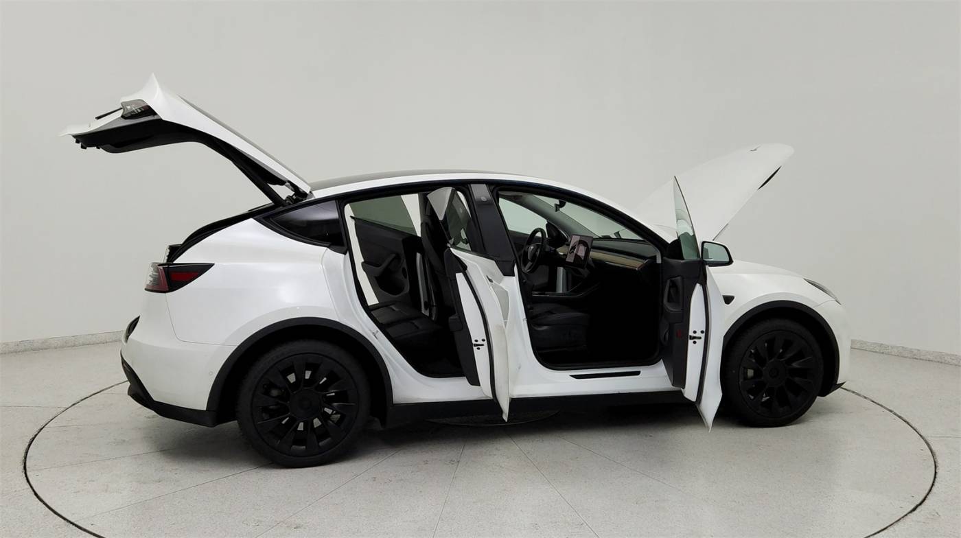 2020 Tesla Model Y 5YJYGDEE6LF029647
