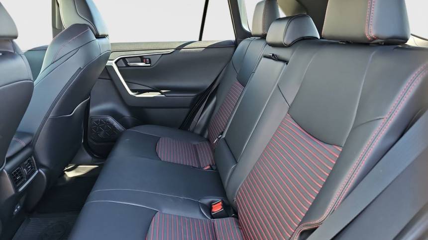 2025 Toyota RAV4 Plug-In Hybrid JTMEB3FV5SD234733
