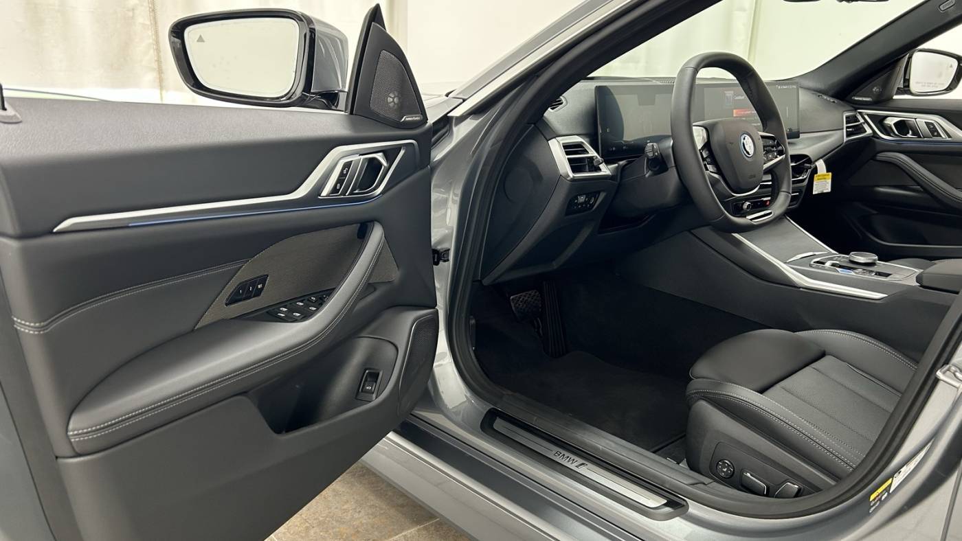 2025 BMW i4 WBY43HD06SFU72011
