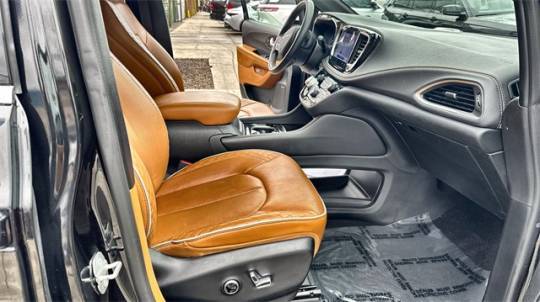 2021 Chrysler Pacifica 2C4RC1N78MR562556