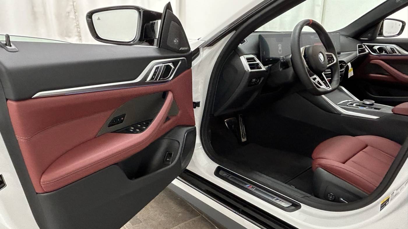2025 BMW i4 WBY33HD08SFU79411