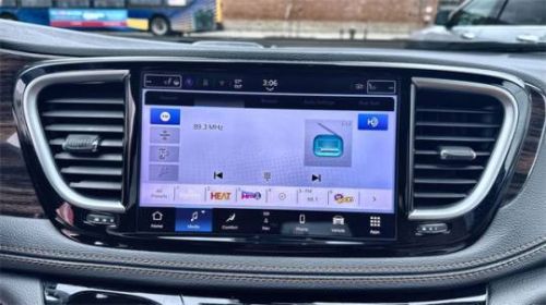 2021 Chrysler Pacifica 2C4RC1N78MR562556