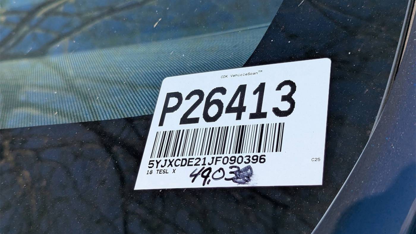 2018 Tesla Model X 5YJXCDE21JF090396