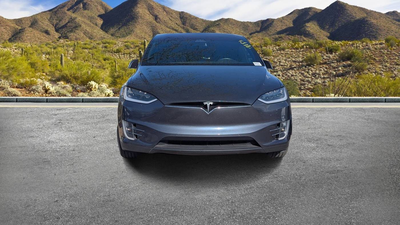 2018 Tesla Model X 5YJXCDE21JF090396