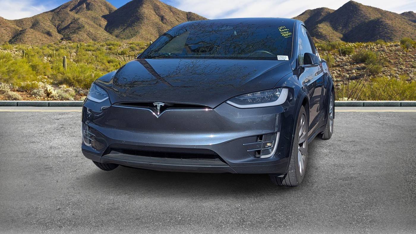 2018 Tesla Model X 5YJXCDE21JF090396