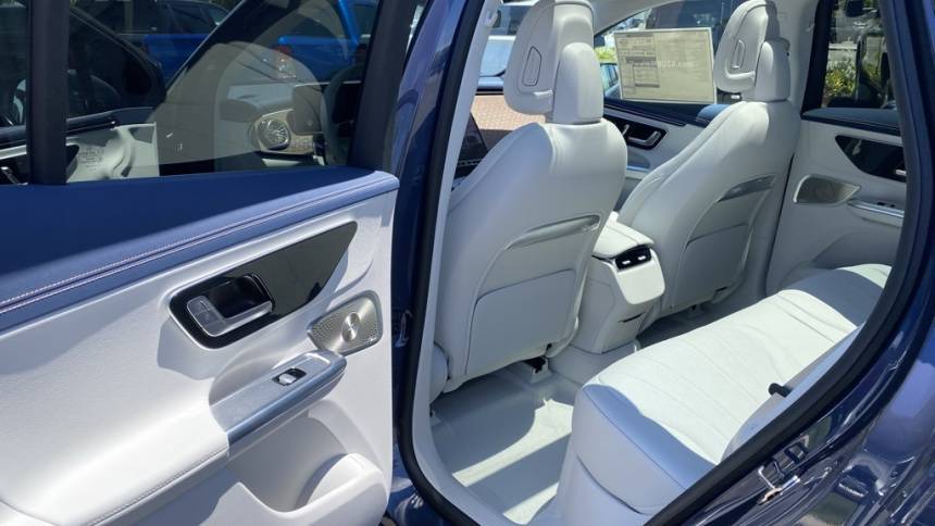 2024 Mercedes EQE SUV 4JGGM2BB1RA044363