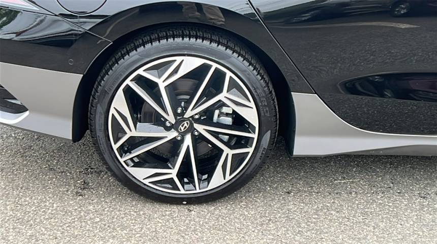 2025 Hyundai IONIQ 6 KMHM54ACXSA090866