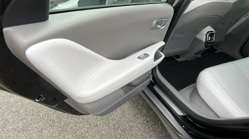 2025 Hyundai IONIQ 6 KMHM54ACXSA090866