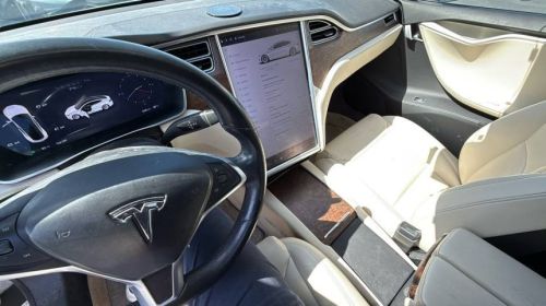 2017 Tesla Model S 5YJSA1E26HF213912