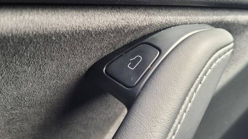 2021 Tesla Model Y 5YJYGDEE0MF185099