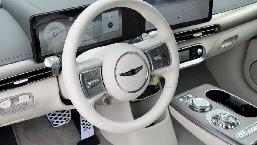 2025 Genesis GV60 KMUKEDSB0SU028051