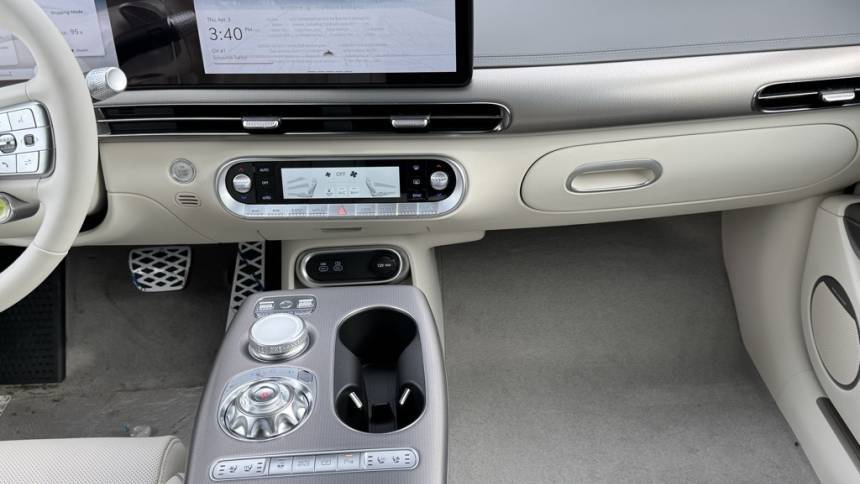 2025 Genesis GV60 KMUKEDSB0SU028051