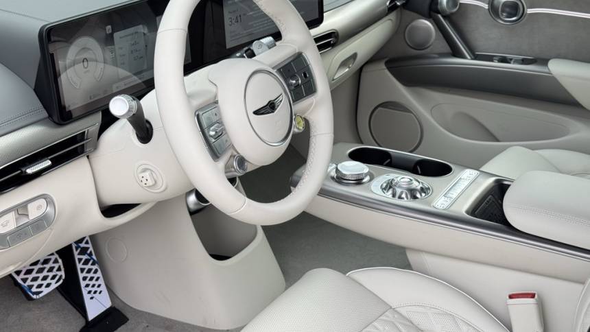 2025 Genesis GV60 KMUKEDSB0SU028051