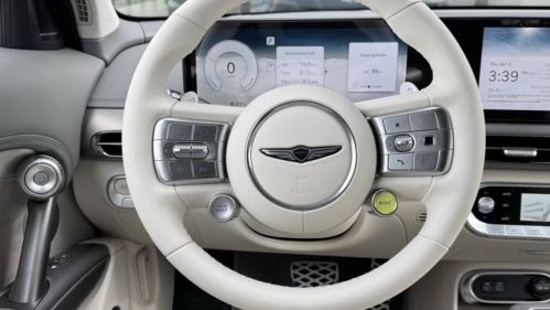 2025 Genesis GV60 KMUKEDSB0SU028051