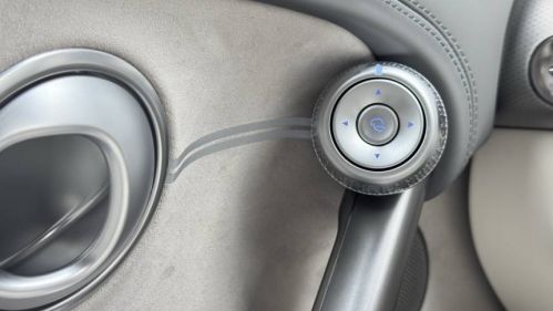 2025 Genesis GV60 KMUKEDSB0SU028051