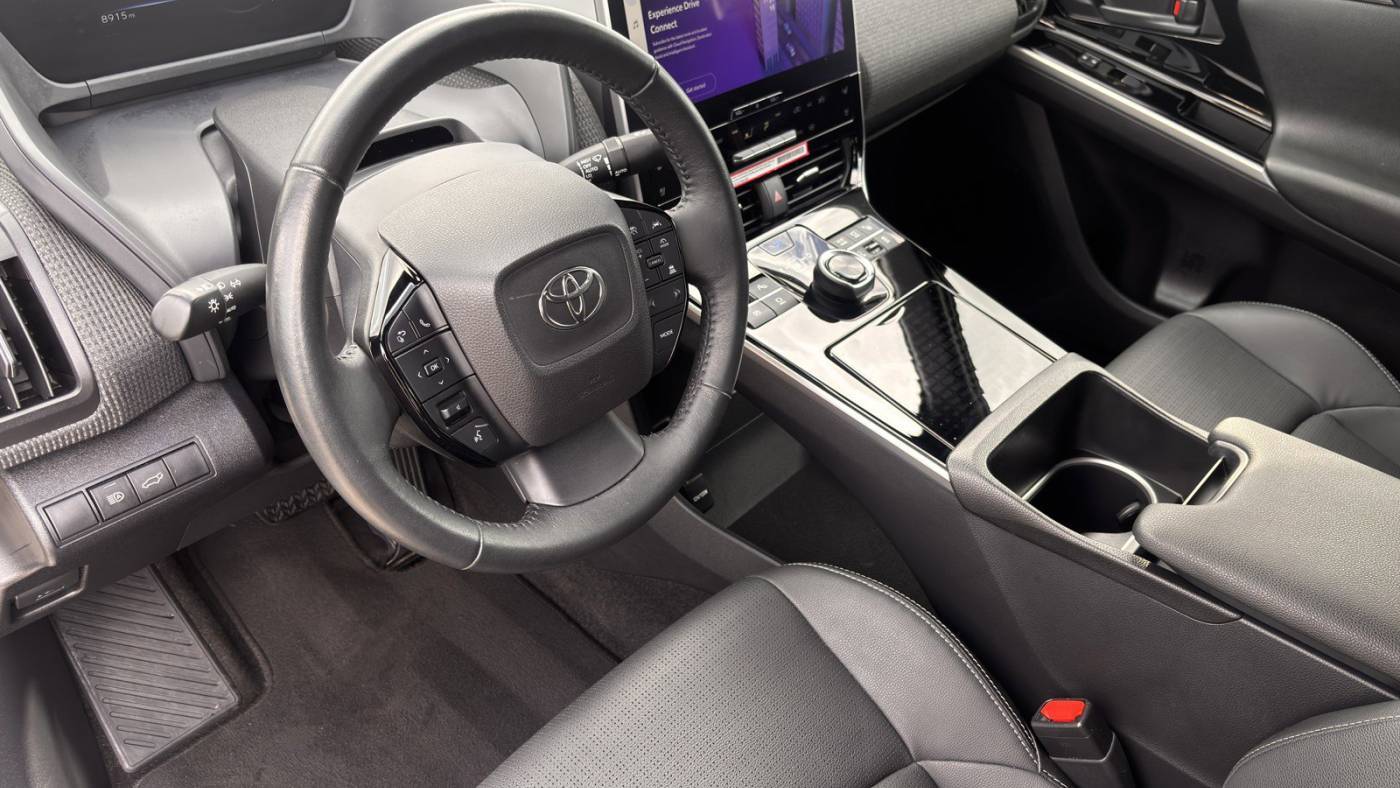 2024 Toyota bZ4X JTMABACA6RA049543