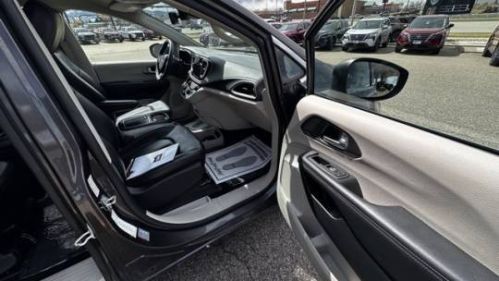 2023 Chrysler Pacifica 2C4RC1L75PR541557