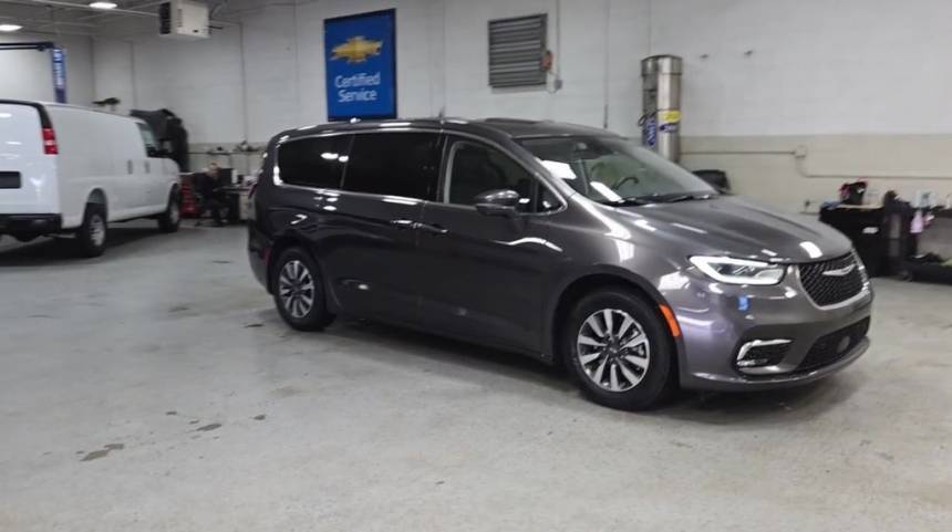 2022 Chrysler Pacifica 2C4RC1L72NR122868