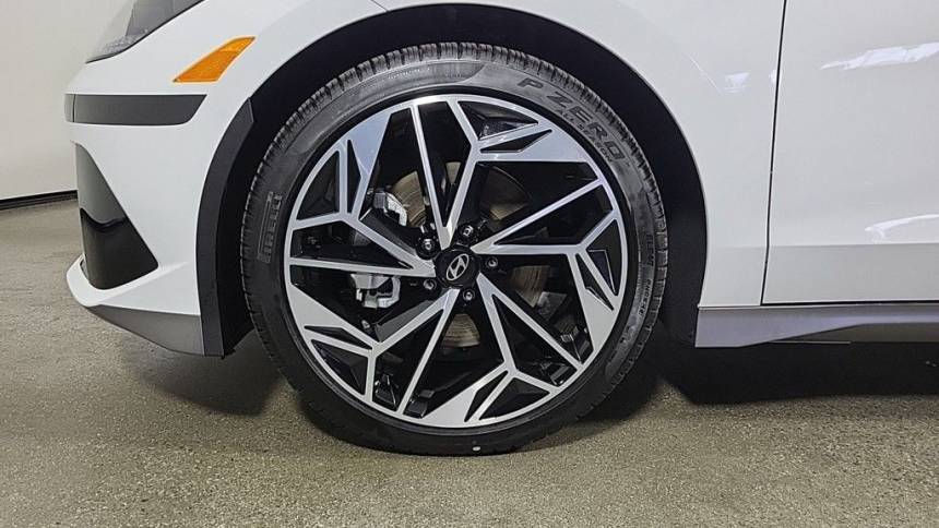 2025 Hyundai IONIQ 6 KMHM34AA8SA096914