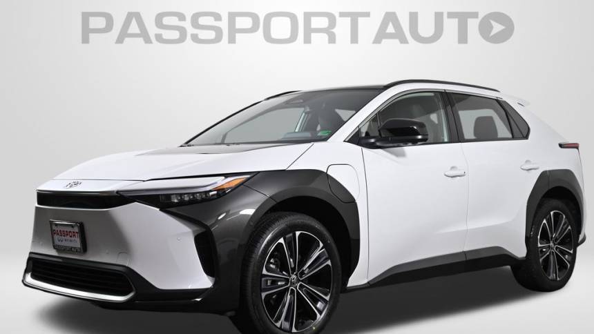 2024 Toyota bZ4X JTMABACA3RA057082