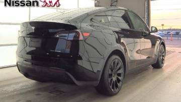 2023 Tesla Model Y 7SAYGDEEXPA213544