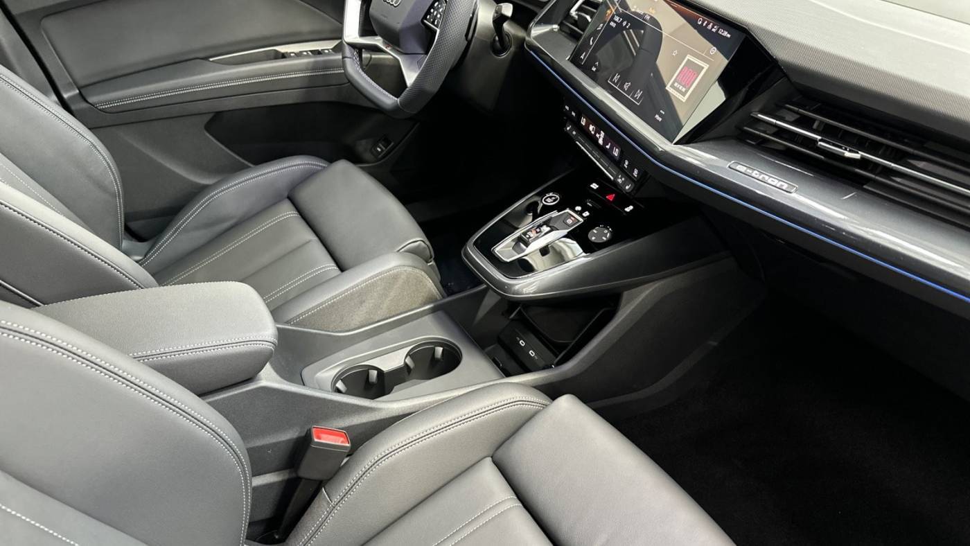 2025 Audi Q4 e-tron WA13UBFZXSP042019