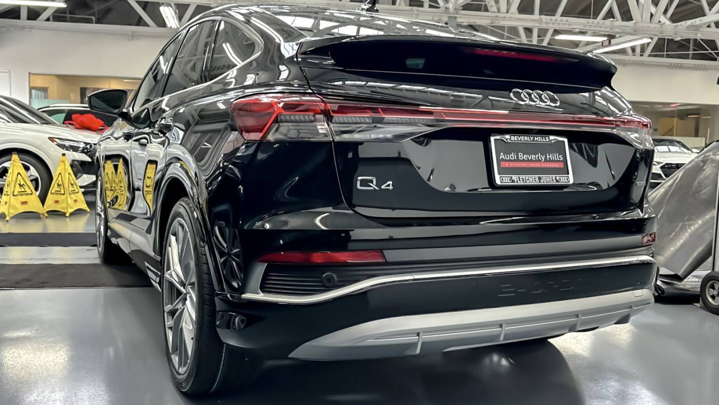2025 Audi Q4 e-tron WA13UBFZXSP042019